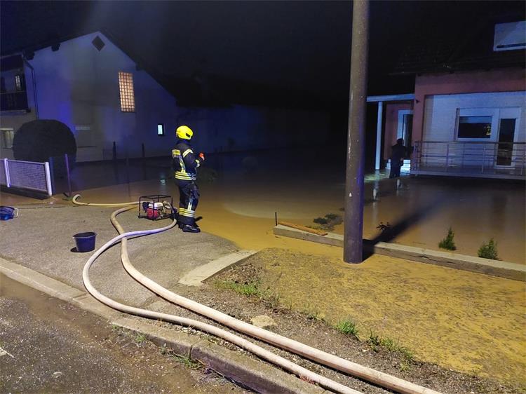 Slika /slike/vatrogasci kiomin.jpg